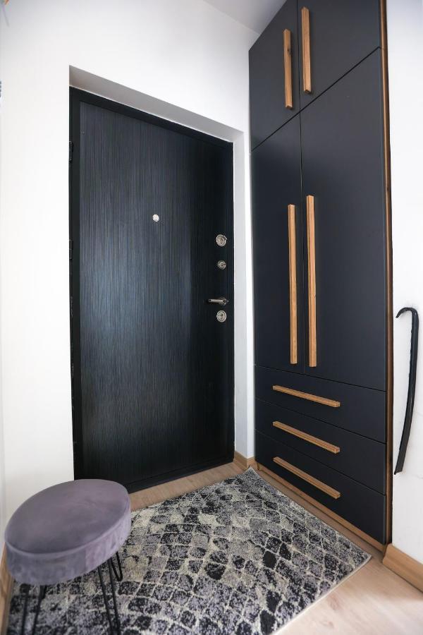 אוטופן Touchdown Apartment Near Bucharest Airport מראה חיצוני תמונה